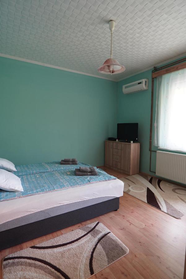 Dia Apartman Печ Экстерьер фото
